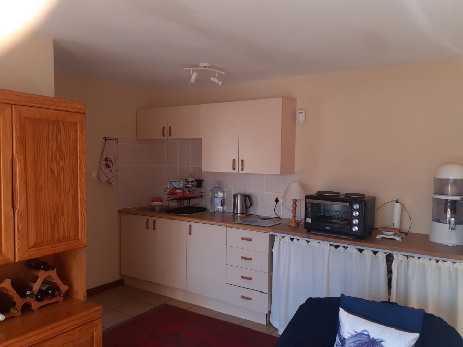 To Let 2 Bedroom Property for Rent in Wavecrest Eastern Cape